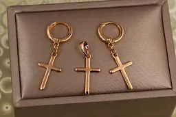 Набір Xuping Jewelry сережки з кулоном хрестики тонкі гладкі золотистий