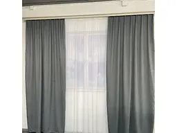 Мікровелюрові штори сірого кольору 2шт. 150х270 з білим шифоновим тюлем 400х270, на тасьмі ALBO pbe0052621 - мініатюра 5