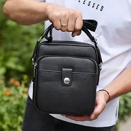 Чоловіча шкіряна універсальна сумка 24х20х8, барсетка зі шкіри, сумочка для чоловіків з регулюванням ручки, чорна 200 мм