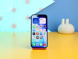 Смартфон Apple iPhone 15 Pro 256GB Blue Titanium (MTV63) Б/В [172477] - мініатюра 2