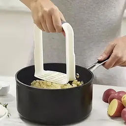 Товкачка картоплем'ялка прес для картоплі пластиковий 16 см, Kitchen Master Білий 86285 - мініатюра 2