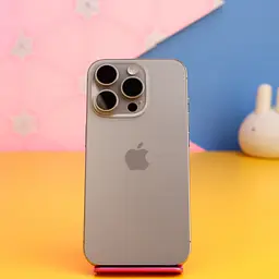 Смартфон Apple iPhone 15 Pro 128GB Natural Titanium (MTUX3) Б/У [176757]