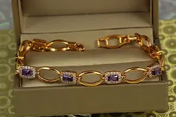 Браслет Xuping Jewelry Імідж з фіолетовими каменями 17 см 9 мм золотистий
