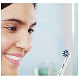Електрична зубна щітка Oral-B D305.513.3X, чорна - мініатюра 3