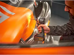 DeWALT Шурупокрут-дриль ударний аккумуляторний DeWALT McLaren F1 TEAM LIMITED EDITION 18В 2х5А·рік 205Нм 1000-2800-3250об/хв кейс ЗП 1.0кг - мініатюра 6