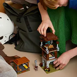 Конструктор LEGO Minecraft Аванпост розбійників та спустошувач 665 деталей (21278) - мініатюра 18