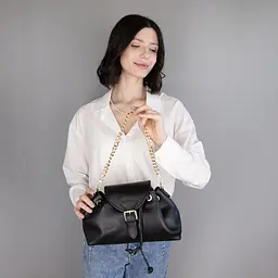 Сумка жіноча шкіряна на ланцюжку Virginia Conti 04186 чорна - мініатюра 2