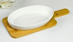 Тарілка овальна "Білосніжна" 19x12,3,5 см на підставці 28,5x12,5