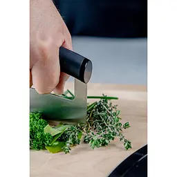 Ніж-меццалуна KitchenAid Universal з захисним чохлом на лезо чорний (KQG173OHOBE) - мініатюра 8