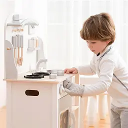 Дитяча міні-кухня New Classic Toys Приємного апетиту 11053, з посудом - мініатюра 5
