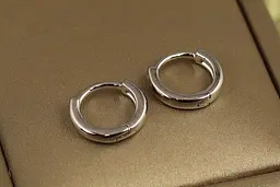 Сережки Xuping Jewelry гладкі кільця з округлими краями 1 см сріблясті - мініатюра 3
