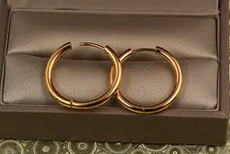 Сережки Xuping Jewelry гладкі кільця з округлими краями 2 см золотисті - мініатюра 2