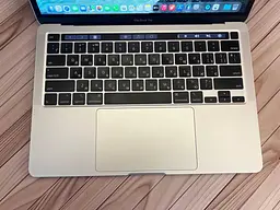 Ноутбук Apple MacBook Pro 13" 2020 i7-1068NG7/32/512 (C02DW1LBML87) Б/в - мініатюра 2