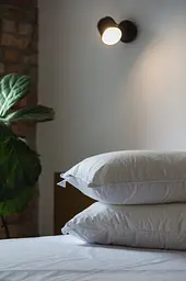 Подушка Ecotton 50х70 см Ecofill Premium антиалергенна з біопухом біла в чохлі для зберігання White (25069) - мініатюра 5