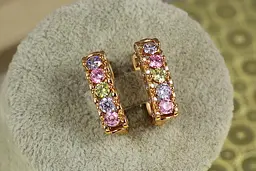 Сережки Xuping Jewelry Трап із різнокольоровими каменями 2 см золотисті