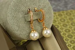 Сережки підвіски Xuping Jewelry з перлами Персей 3,3 см золотисті - мініатюра 3