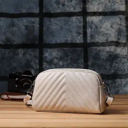 Модна сумка прошита трикутниками з натуральної шкіри Vintage 22910 біла