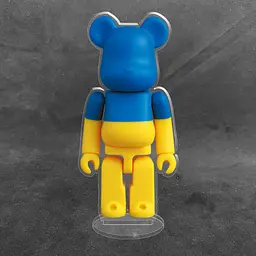 Акрилова колекційна фігурка Bearbrick Flag of Ukraine
