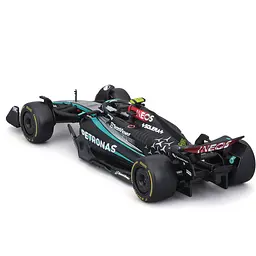 Автомодель Bburago Mercedes-AMG F1 W15 Performance 2024 1:43 (18-38208) - мініатюра 3