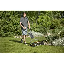 Механічна газонокосарка Fiskars StaySharp Plus Reel Mower (1015649) - мініатюра 2