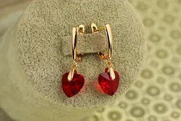 Сережки підвіски Xuping Jewelry Сваровські сердечки червоні хамелеон 2,8 см золотисті