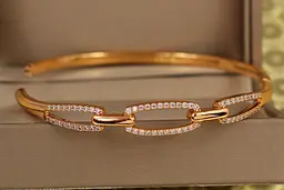 Браслет бэнгл Xuping Jewelry Три овала 60 мм 10 мм на руку от 17 см до 19 см золотистый - миниатюра 2