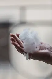 Подушка Ecotton 50х70 см Ecofill Premium антиалергенна з кантом біопух біла в чохлі для зберігання White (25070) - мініатюра 2