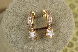 Сережки Xuping Jewelry палаюча зірка 2 см золотисті