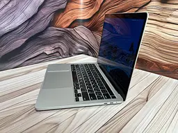 Ноутбук Apple MacBook Pro 13" 2020 i7-1068NG7/32/512 (C02F70MHML87) Б/в - мініатюра 3
