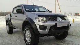 Дефлектор капоту мухобійка для MITSUBISHI L200 06-/PAJERO SPORT 08-