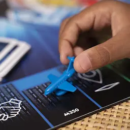 Гра настільна Hasbro Монополія з банківськими картами PayPass, укр. мова (E8978) - мініатюра 6