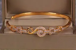 Браслет бенгл Xuping Jewelry Трапеції з вензелем 60 мм 10 мм на руку від 17 см до 19 см золотистий - мініатюра 2