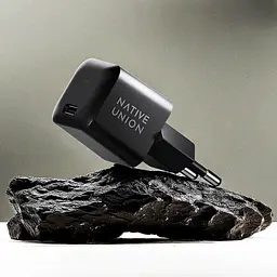 Мережевий зарядний пристрій Native Union Fast GaN Charger PD 30 Вт USB-C Port Black (FAST-PD30-2-BLK-EU) - мініатюра 3