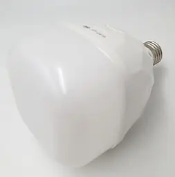 Світлодіодна LED акумуляторна лампа (знімні 2 × 18650 або батарейки 3 × AAA) автономна аварійна 30 W 10 × 16 см лампочка, цоколь E27 UKC 7935 - мініатюра 5
