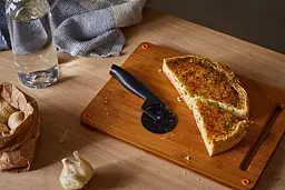 Ніж для піци Fiskars Functional Form 1019533 - мініатюра 4