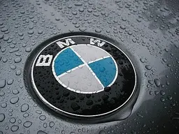 Емблема на капот / багажник Bmw біло-блакитна Ø82 мм (з направляючими) 51148132375 - мініатюра 5