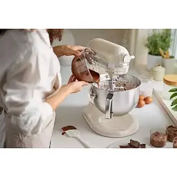 Планетарний міксер KitchenAid Artisan з підйомною чашею 5.6 л кремовий (5KSM60SPXEAC) - мініатюра 15