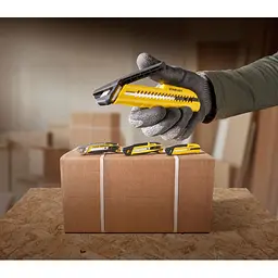 Ніж Stanley Quick Snap з висувним лезом 18 мм (STHT10489-0) - мініатюра 3