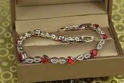 Браслет Xuping Jewelry Свято з червоним камінням 19 см 5 мм сріблястий