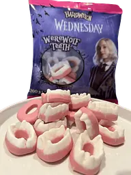 Жувальні цукерки Halloween Wednesday Werewolf Teeth Ікла Оборотня 200г - мініатюра 5