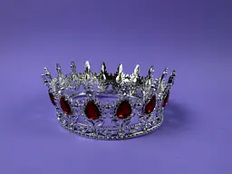 Корона на торт срібна з червоним камінням, діаметр 12 см, для декору святкових випічки та десертів - мініатюра 2