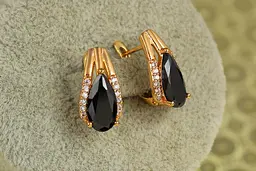 Сережки Xuping Jewelry Сонет із чорним каменем 1,7 см золотисті - мініатюра 2