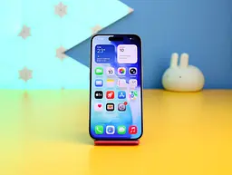 Смартфон Apple iPhone 15 Pro 128GB White Titanium (MTUW3) Б/У [176947] - мініатюра 2