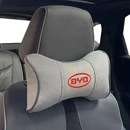 Подушка на підголівник з логотипом BYD Екошкіра 3D Кольоровий лого Сірі-Сірий кант 1 шт
