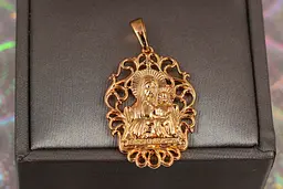 Ладанка Xuping Jewelry ажурний овал Марія з немовлям 3.2 см золотиста
