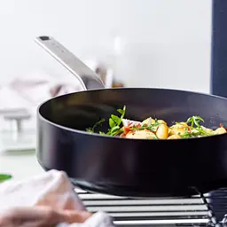 Сотейник GreenPan Evolution з кришкою 26 см 3.7 л чорний (CC007086-001) - мініатюра 4