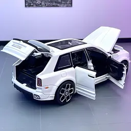 Колекційна металева модель автомобіля АвтоЕксперт Rolls-Royce Cullinan Black Badge з інерцією, світлом та звуком 1:32 - мініатюра 8