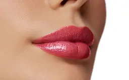 Помада для губ Pupa Miss Ultra Brilliant відтінок 302, 2.4 мл (245302) - мініатюра 2