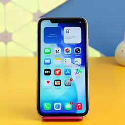 Смартфон Apple iPhone 11 64GB White (MWLF2) Б/В