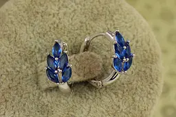 Сережки Xuping Jewelry Листочки з синіми каменями 1.5 см сріблясті - мініатюра 2